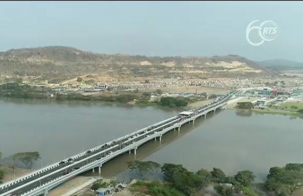 Entregaron el nuevo puente que une a Guayaquil y Daule